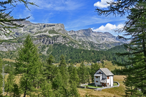 Foto Baite e case sull'altipiano del Parco Naturale Alpe Veglia e Alpe Devero, Valle