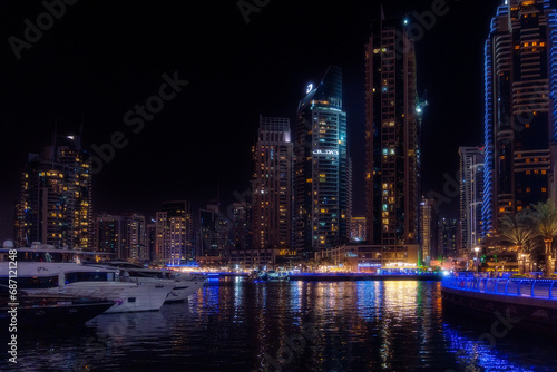 Dubai marina by night © starmaro