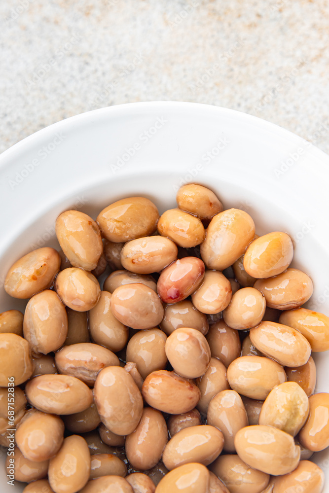 Obraz premium Beans borlotti boiled legume ready to eat healthy eating cooking appetizer meal food snack on the table copy space