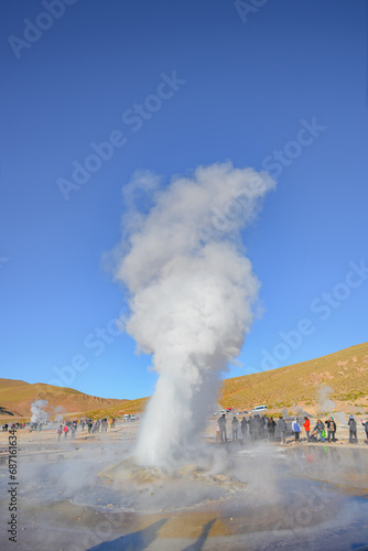 Gêiser Tatio no deserto do Atacama durante nascer do sol no final de 2023. 