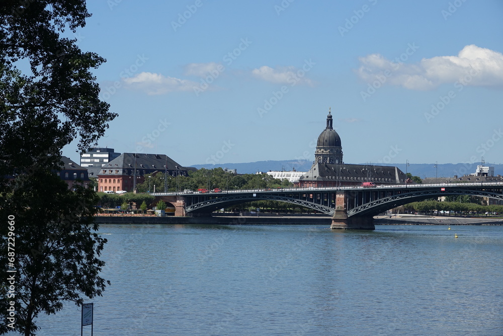 Blick von Wiesbaden übder den Rhein nach Mainz
