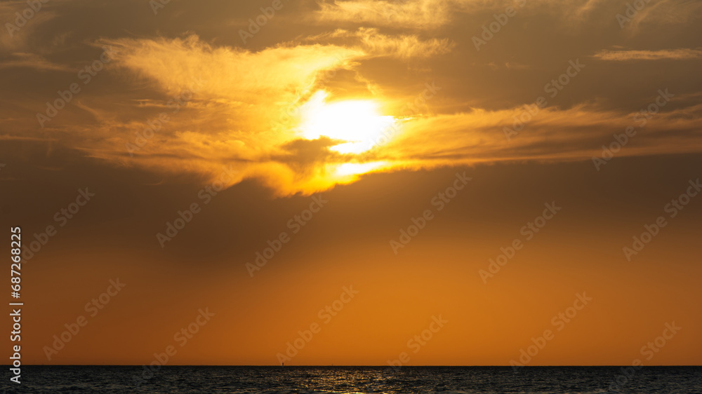 Fototapeta premium Sunset over the sea