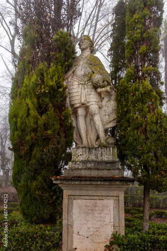 Monumento al rey visigodo Wamba en el parque de la Vega en Toledo  Espa  a