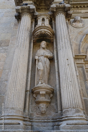 Statue on the facade of the 'Colexio de Fonseca' on 'Rúa do Franco' street in Santiago de Compostela Santiago de Compostela, Galicia, Spain 10092023