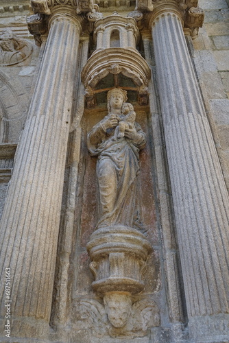 Statue on the facade of the 'Colexio de Fonseca' on 'Rúa do Franco' street in Santiago de Compostela
Santiago de Compostela, Galicia, Spain 10092023