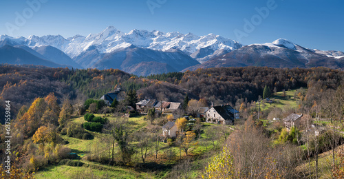 Village de montagne dans les Pyrénées ariégeoises dans le sud-ouest de la France
 photo
