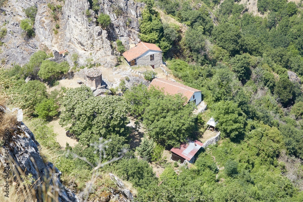 Φωτογραφία Hiking from Matka Canyon to Vodno Mountain near Skopje, North Macedonia