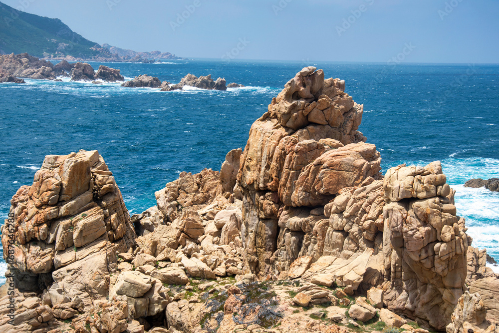 Il territorio Costa Paradiso racchiude un tratto di costa nel nord Sardegna, vicino a Castelsardo, Isola Rossa e Vignola.