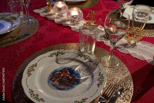 christmas dinner table setting