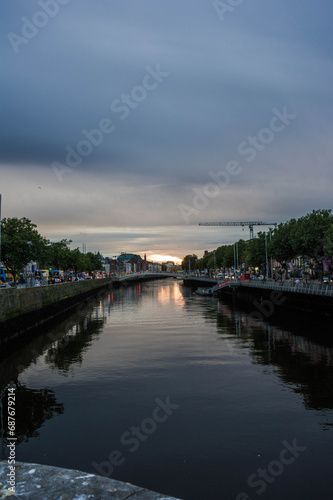 Canvas Print view of the river liffey in dublin