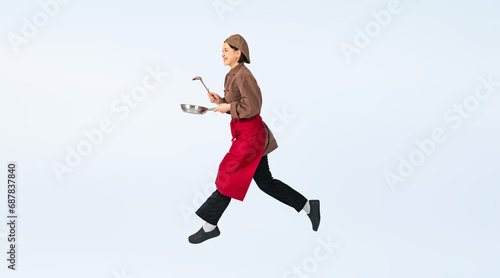 ジャンプする調理服を着た女性 調理師 飲食店店員 切り抜き全身写真（切り抜き背景透過PNGも販売しております。作成者リンクから「PNG」で検索してください）