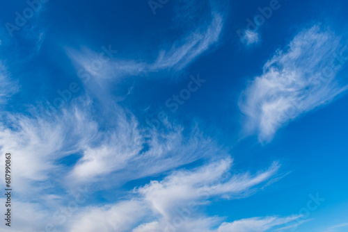 青空と靡く雲