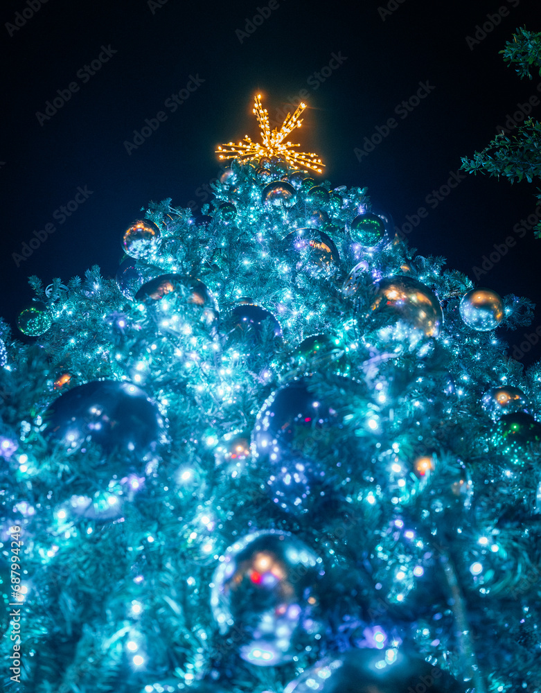 Fototapeta premium christmas tree with snowflakes