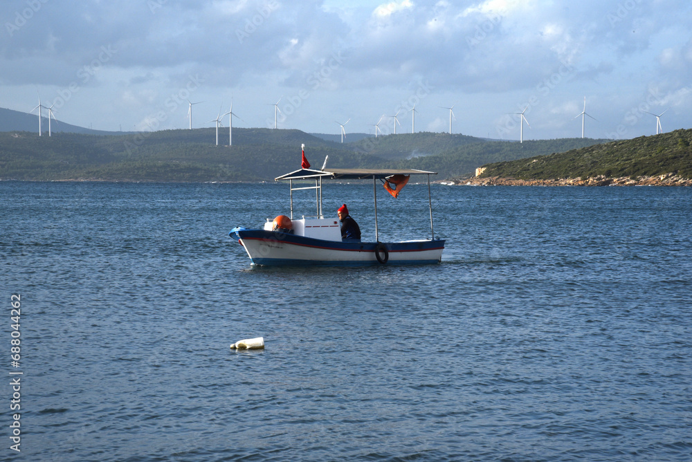 Fischerboote in der Bucht von Segacik, Türkei