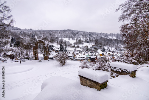 Wallpaper Mural Kleine Winterwanderung durch den Tiefschnee im Thüringer Wald bei Oberhof - Thüringen - Deutschland Torontodigital.ca
