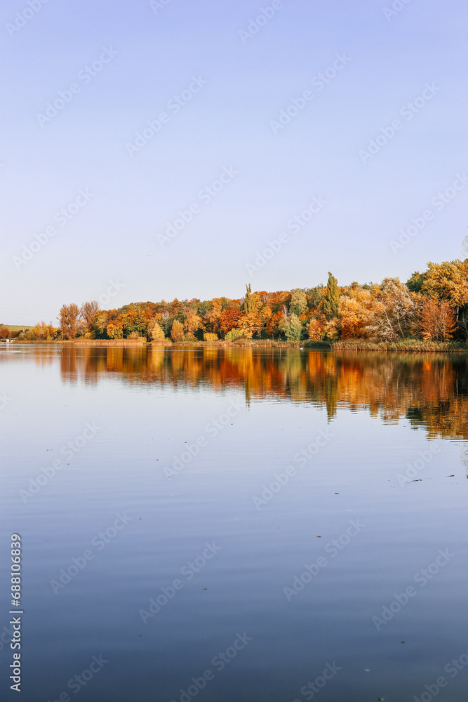Fototapeta premium autumn on the lake