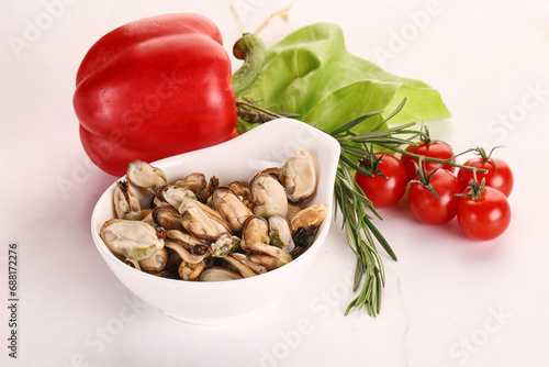 Marinated mussels in the bowl