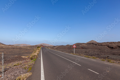 Straße durch Lavafelder, Lanzarote