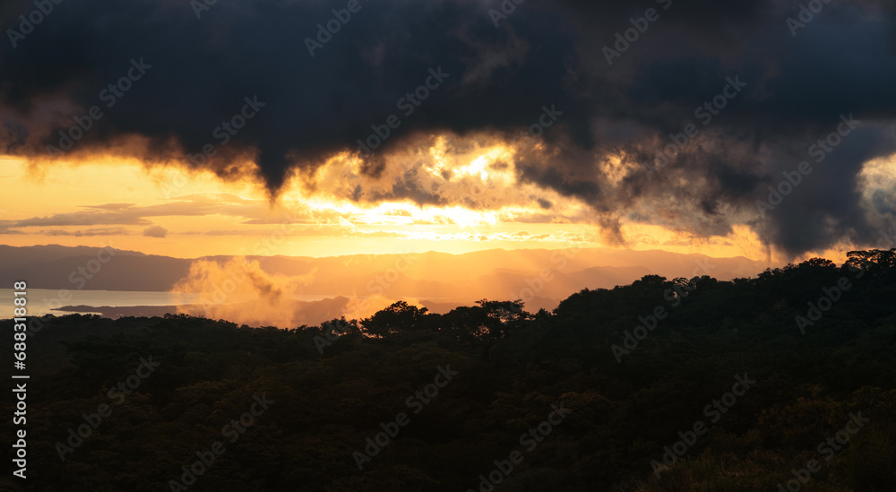 Fototapeta premium sunset in nature in Costa Rica
