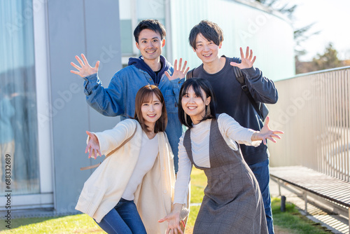 笑顔の大学生　smiling college student