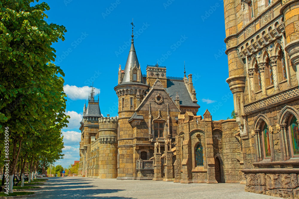 Obraz premium Tourist center Castle Garibaldi in the village Hryaschevka near the city of Togliatti