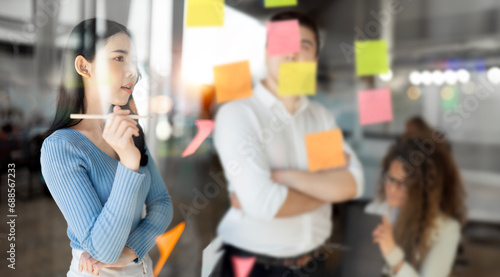 Fotografía Young creative happy people entrepreneur on a business meeting in office