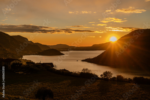 lago d'iseo, tramonti, iseo lake, lombardia, Brescia, lago, sunset montagne, malinconia, golden hours 