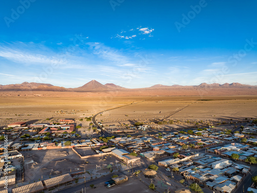 Vista aérea do por do sol e final da tarde em San Pedro de Atacama, Chile.  photo