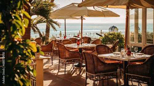 terrasse de restaurant au bord de la mer, confortable et au calme avec vue dégagée