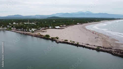 Wallpaper Mural Construcción de andador en la playa. Torontodigital.ca