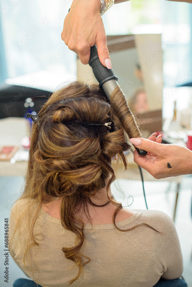 Fototapeta premium Coiffure de mariage femme, chignon de mariage