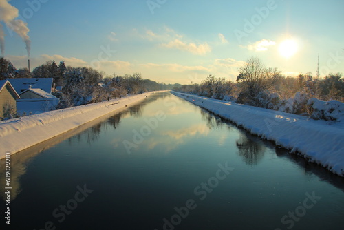 Kanal im Winter