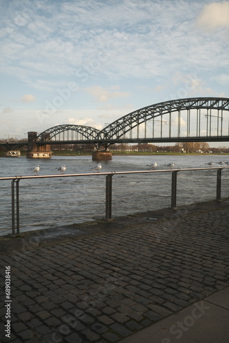 Köln Südbrücke vom Rheinauhafen aus