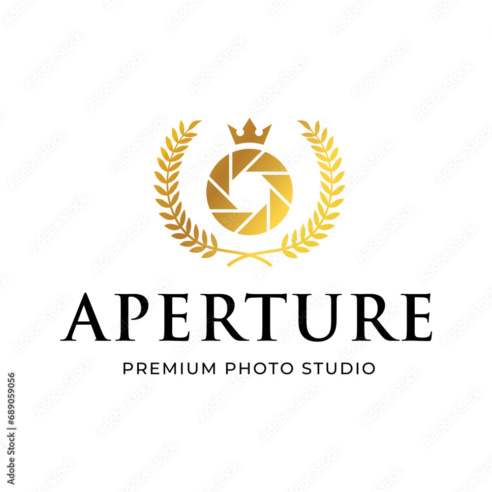 Fototapeta premium Diaphragm camera logo design. Camera logo template, vector logo for photographer