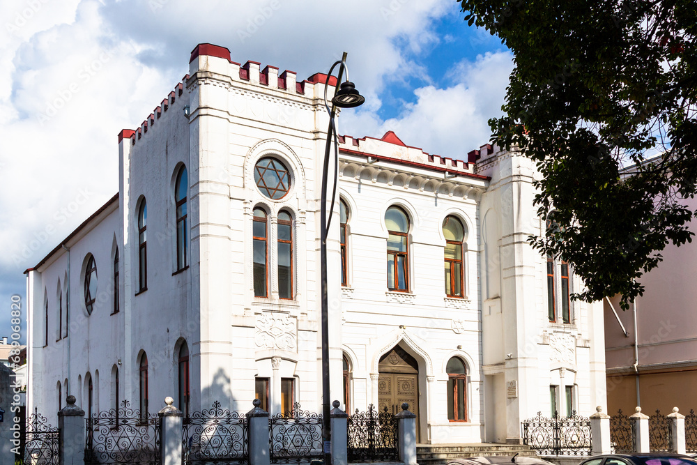 Φωτογραφία travel to Georgia - building of Batumi Synagogue in Batumi city on sunny autumn