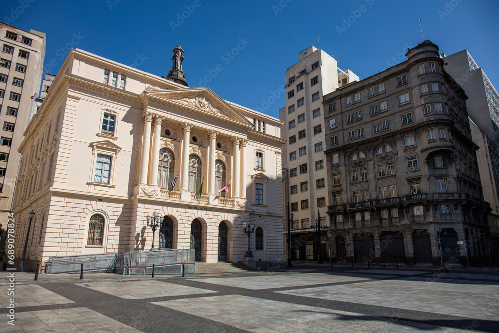 Building of the secretariat of justice of the city of São Paulo, old building in the square of the school courtyard