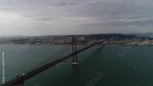 Wallpaper Mural Ponte 25 de Abril, connecting Lisbon and the municipality of Amalda Torontodigital.ca