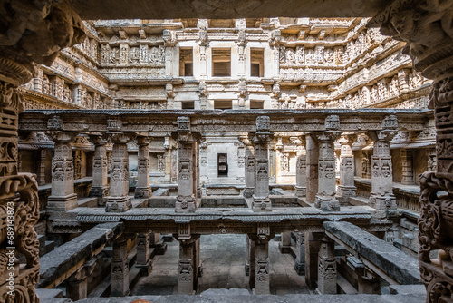 Obraz na płótnie views of rani ki vav stepwells in patan, india w salonie