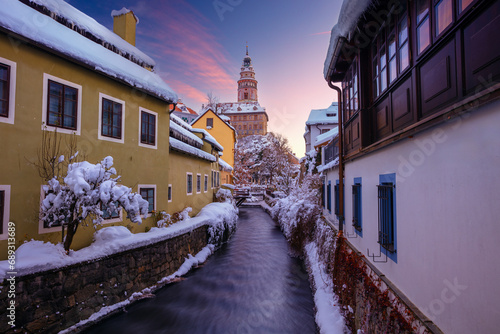 Obraz na płótnie Cesky Krumlov, Czech Republic. Cityscape image of Cesky Krumlov, Czech Republic at beautiful cold winter sunrise. w salonie