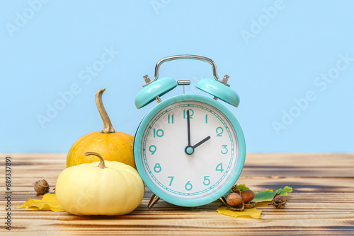 Alarm clock with autumn lea...