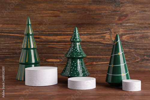 Christmas tree decorations ...