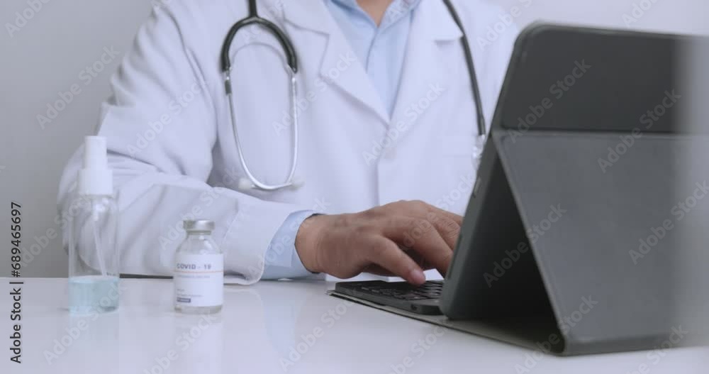 Doctors are providing consultations and treatment to patients online. Doctors are providing consultations and treatment to patients online.
