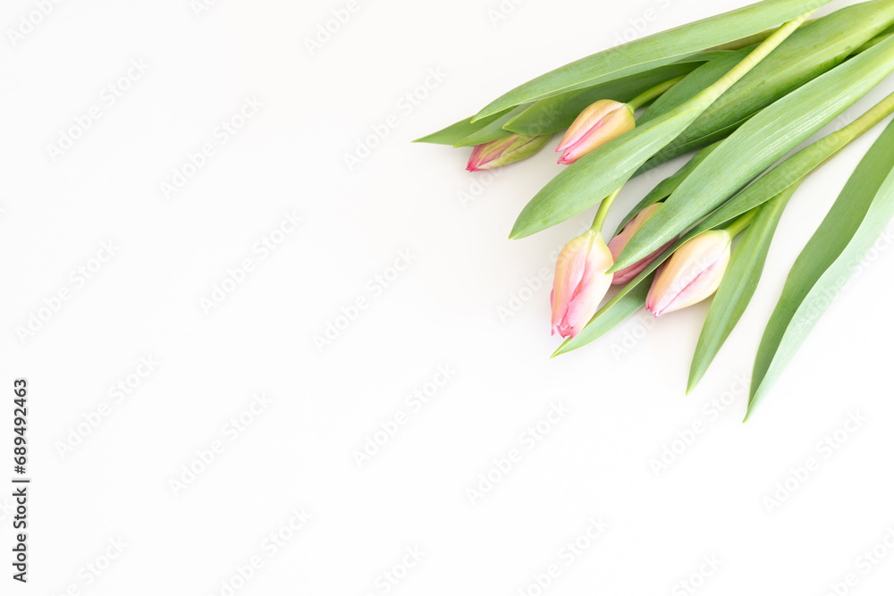 ピンクのチューリップの花束