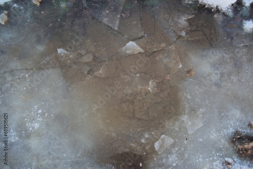 Spuren in Eis und Schnee