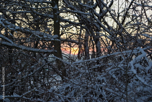 Farbige Wolken nach dem ersten Schnee