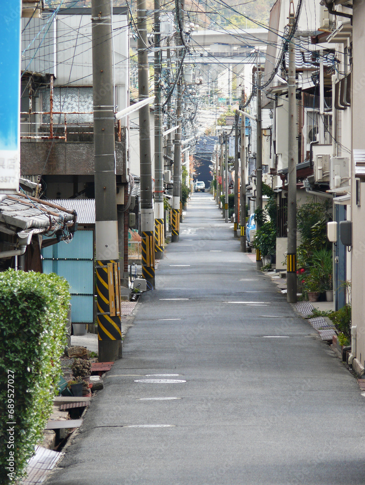 日本の生活道路。
一直線の道。
日本の田舎の風景。 日本の生活道路。
一直線の道。
日本の田舎の風景。
