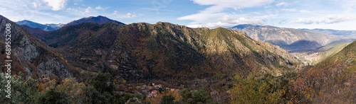 Panorama de la vallée du Cady de Casteil à Vernet photo