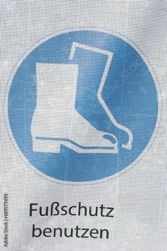 Warnschild Fußschutz benutzen, Deutschland