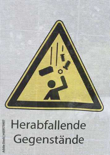 Gelbes Warnschild Herabfalende Gegenstände, Deutschland