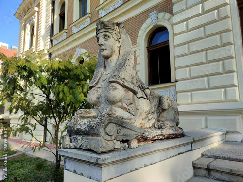 Statue of a sphinx